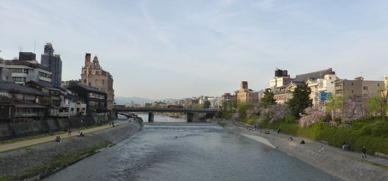 an der Uferpromenade werden nnoch Werbefotos gemacht