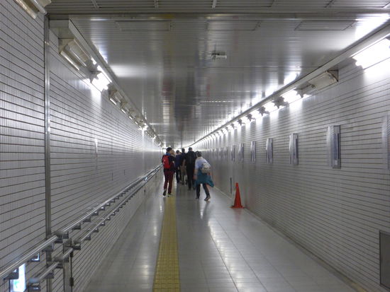 die Gänge beim Umsteigen sind immer gefühlte Kilometer lang