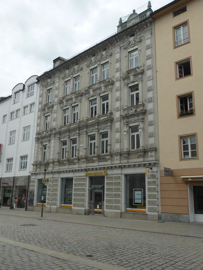 Commerzbank in einem repräsentativen Gebäude