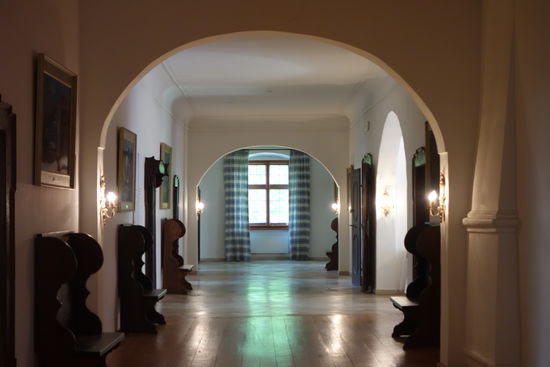 langgestreckter Mittelgang