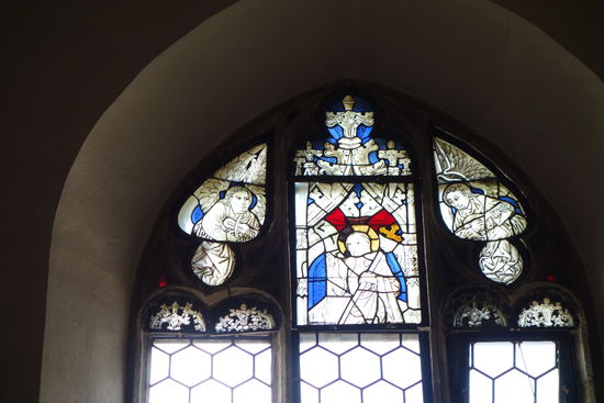 spätgotische Glasmalerei inm südl. Seitenschiff: der Auferstehungs-Heiland