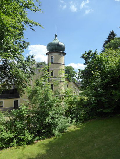 mit Blick auf das benachbarte 'Privat'-Schlößchen