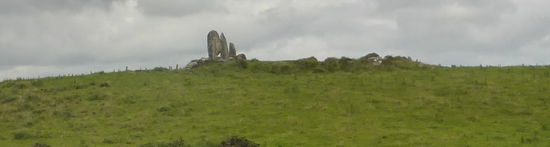 prähistorische Stätten gibt es auf Irland viele, leider ist es erst die zweite, die wir zu Gesicht bekommen