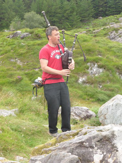 am Ende unseres Stops spielt der Mann dann auf einem traditionellen