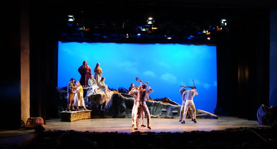 hier spielen sie ein typisch gälisches Spiel - hurling - ähnlich dem Pelota (Spanien) oder Jay-a-Lay (Florida) - nur die Schläger sind wieder anders