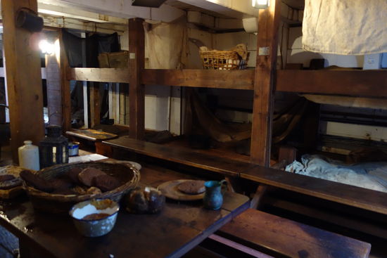 Die Enge der '2.Klasse' ist beängstigend