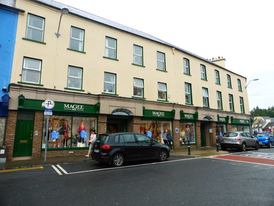 großer Laden für Tweed Artikel -