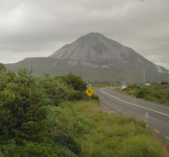 Mount Errigal - der Berg wird auch die 'weiße Lady' genannt - wegen des weißen Quarzitgesteins - bei diesem Wetter nicht zu erkennen - dafür aber auf diesem Fremdfoto!