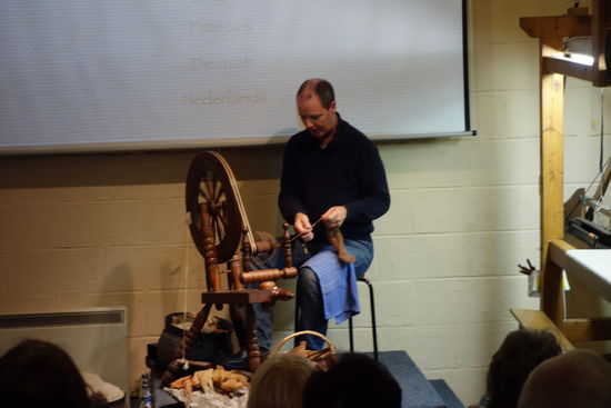 die Vorführungen von Spinnen und Weben sind mir natürlich nicht fremd