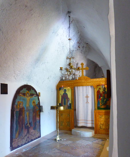 ein Teil der Kapelle ist in den Fels gebaut
