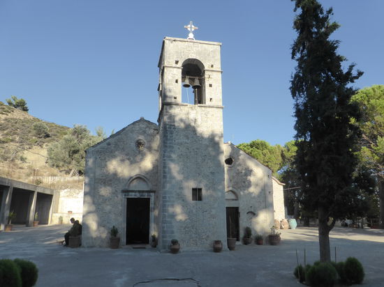 zweischiffige Kirche