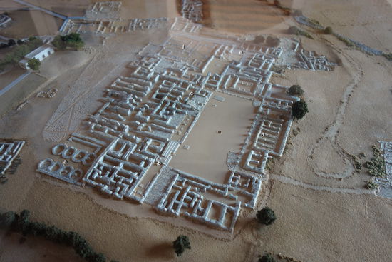 das weisse Gebäude ist das kleine Museum