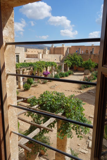 Wohnbereich hinter der Kirche