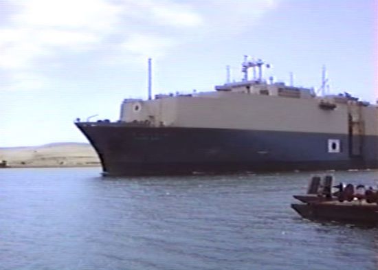 auf das erste Schiff brauchen wir nicht lange warten