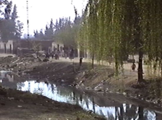 in den Dörfer herrscht unvorstellbarer Dreck