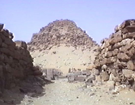 entdeckt wurde das Bauwerk erst Anfang der 1980er Jahre durch ein tschechisches Archäologenteam