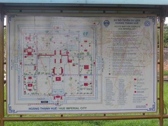 auf dem Plan bei Wikipedia sind noch nicht wieder aufgebaute Teile grün gekennzeichnet.