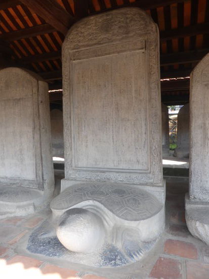 auf den Tafeln sind die Namen von 1306 Preisträger, die zwischen 1442 und 1779 als Sieger aus insgesamt 82 Literaturprüfungen hervorgegangen waren