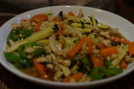 Chicken mit Gemüsestreifen