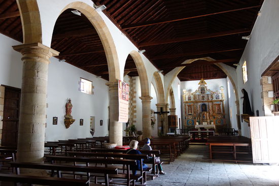 in der Pfarrkirche San Miguel Arcángel zeigen zwei Tafelbilder Szenen aus der Schlacht von Tamasite