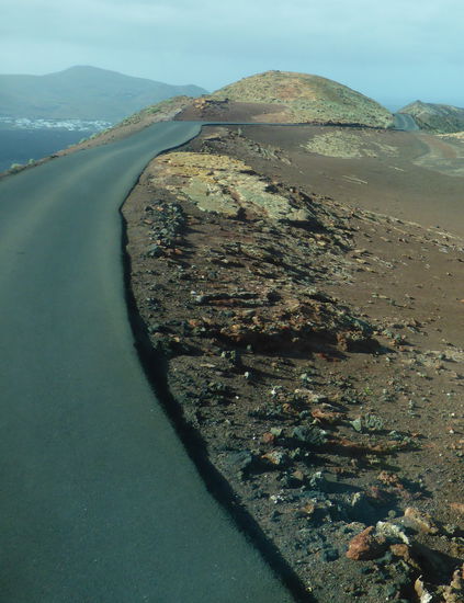 viel breiter als der Bus sind die gewundenen Straßen nicht
