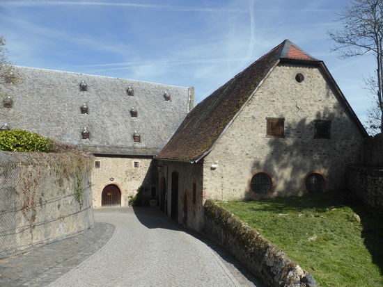 Burgschmiede, Marstall und  Zehntscheuer