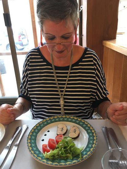 meine Frau Ulrike wählt foie gras au chocolat - eine wahrlich neue Erfahrung