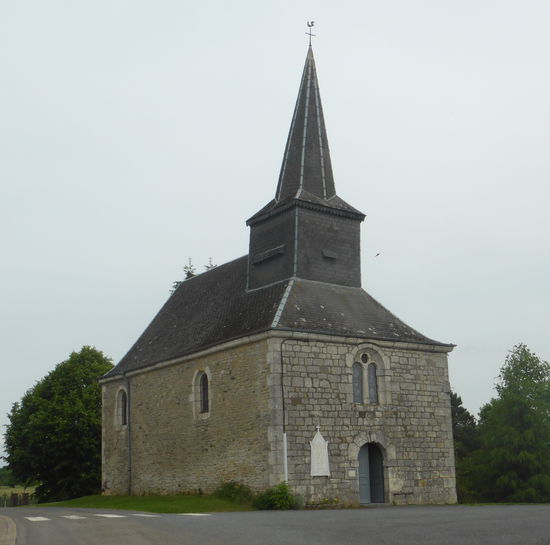 in den winzigen Dörfern ähneln sich zumindest die Turmaufbauten