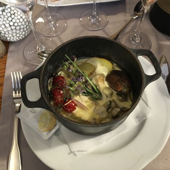 die Bouillabaise sieht nicht provenzalisch aus - ist aber dennoch Spitze