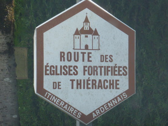 die Route ist recht gut mit diesem Schild ausgewiesen - man findet es nahezu an jeder Kreuzung