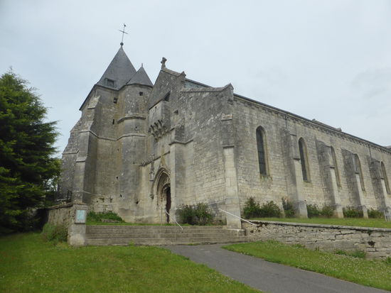 Église Saint-Remy d'Aouste - 49°47'57" N / 04°19'03" O