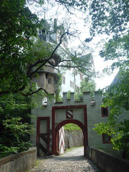 Über den Nordzwinger entlang des Nordwehrganges betreten wir die Anlage