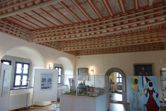 roter Saal - 1545/47 - mit Brettfelderdecke