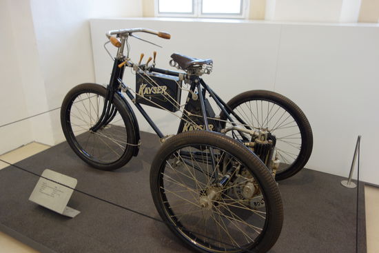 Kayser Tricycle, Kaiserslautern  - 1899 - Einzylinder-Viertakt