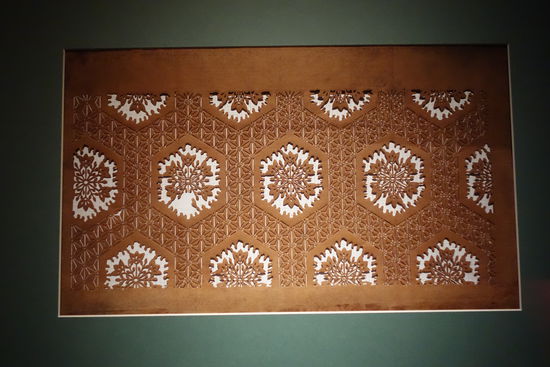 Katagami mit geometrischen Ornamenten - Maulbeerbaum-Papier, Seidenfäden - Edo-Zeitz (1603-1868)