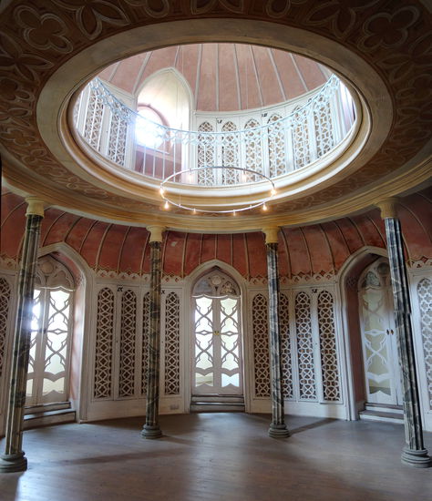 neogotische Bibliothek