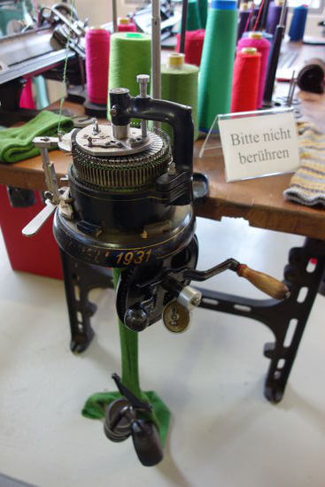 Handrundstrickmaschine - 1931