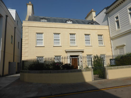 etwas verloren in einer Seitenstrasse - der New Street - steht ein 'Georgian House', die mustergültig restaurierte Villa eines Notar um 1730 - unterhalten vom National Trust - leider nur an zwei (anderen) Tagen geöffnet