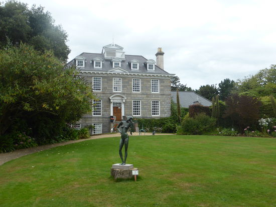 Sausmarez Manor