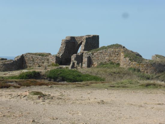 auf der 50-Pence-Münze von Jersey ist Grosnez Castle abgebildet