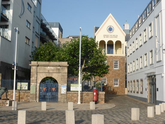 Das Museum ist ein einem alten Lagerhaus aus dem 18. Jh. untergebracht.