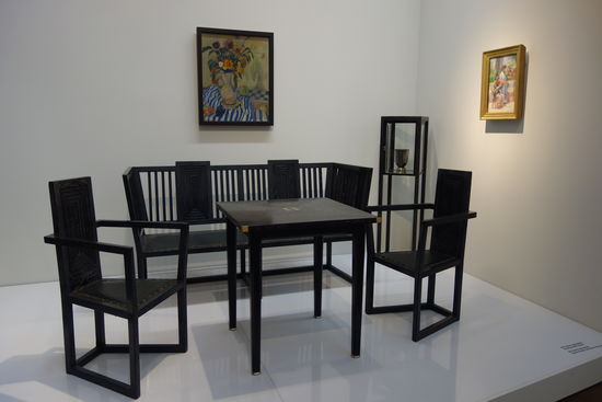 Möbel aus der Werkstat Hermann Witt - Wiener Werkstätten 
Entwurf Josef Hoffmann