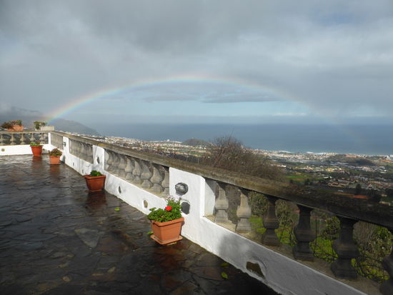 nächtlicher Regen und Sturm - Regenbogen am Morgen