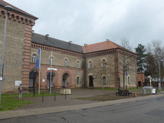 im Ludwigstor ist das Stadt- und Festungsmuseum untergebracht