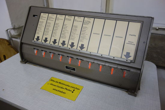 Wählautomat aus jüngerer Zeit - es gab die Republikaner (noch)