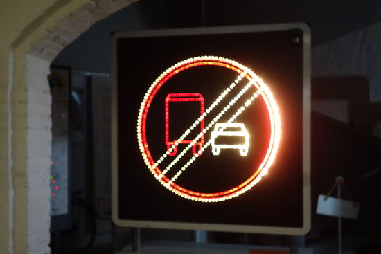 modenes LED-Straßenschild