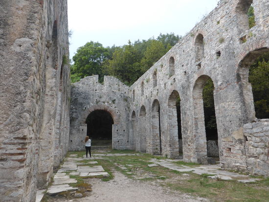 Mittelschiff mit oberer Fensterreihe, der sogenannte Obergaden