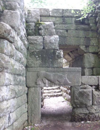 berühmt: das niedrige Löwentor