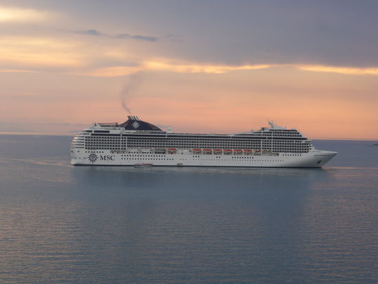 MSC-Schiff vor Anker