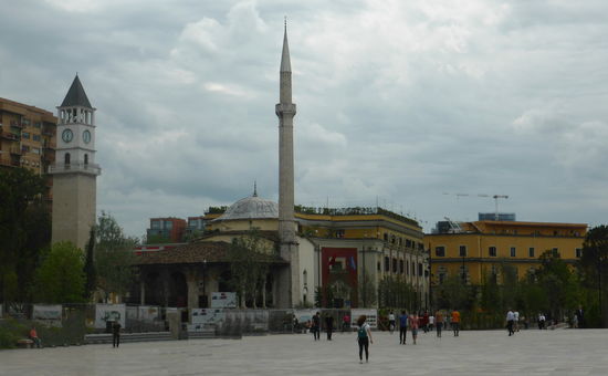Ethem-Bey-Moschee und Uhrturm - bis 1970 höchstes Gebäude in Tirana
